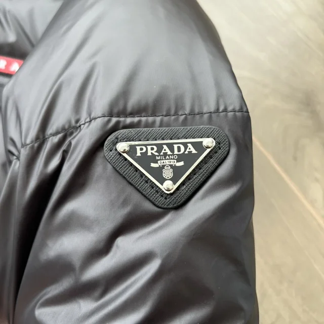 Prada Down Jackets Quilted puffer with hooded and stand-collar styles product detail image 16