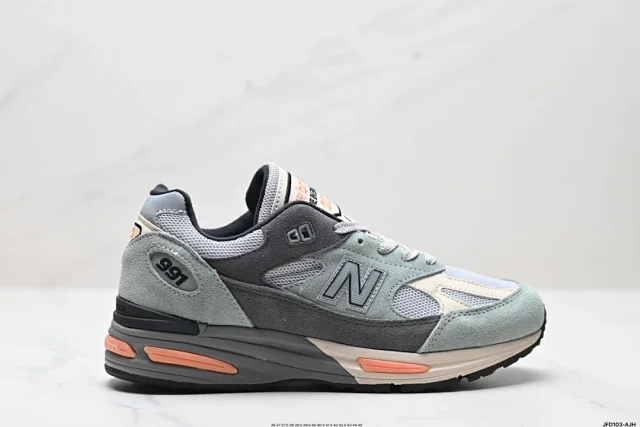 New Balance Sneakers 991 product detail image 2