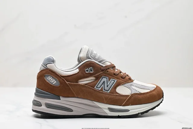 New Balance Sneakers 991 product detail image 3