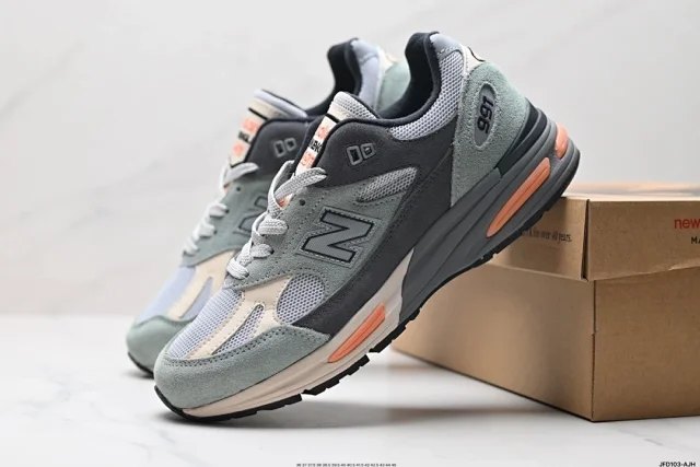 New Balance Sneakers 991 product detail image 5