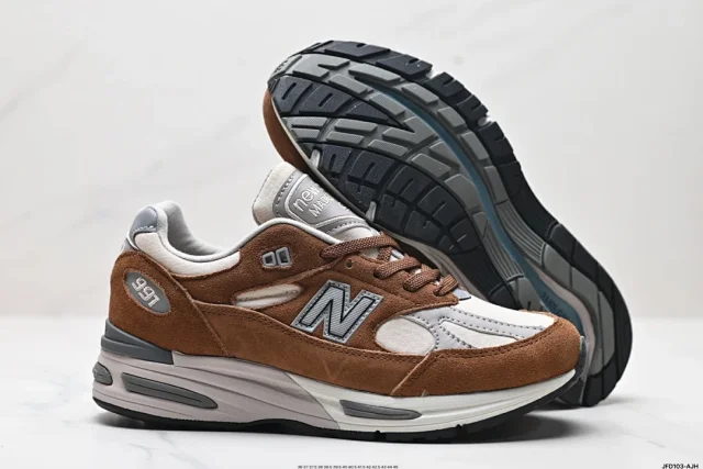 New Balance Sneakers 991 product detail image 9