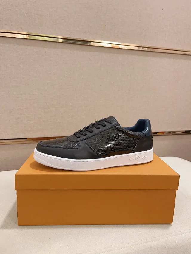 Louis Vuitton Sneakers Low-Top Lace-Up Monogram and Checkerboard product detail image 9