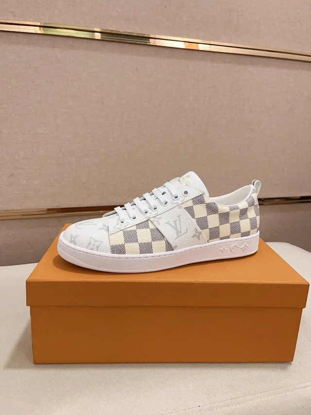 Louis Vuitton Sneakers Low-Top Lace-Up Monogram and Checkerboard product detail image 5