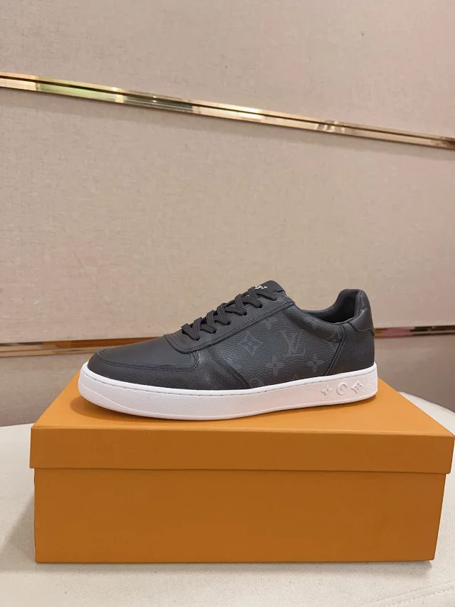 Louis Vuitton Sneakers Low-Top Lace-Up Monogram and Checkerboard product detail image 8