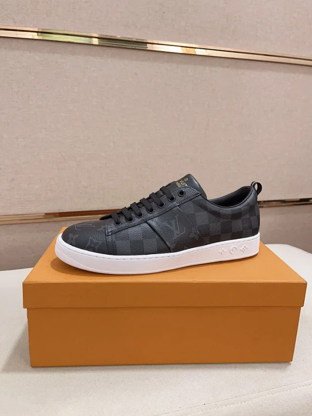Louis Vuitton Sneakers Low-Top Lace-Up Monogram and Checkerboard product detail image 4