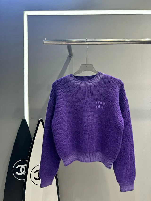 Miu Knitwear Crew-neck logo knit sweater product detail image 14