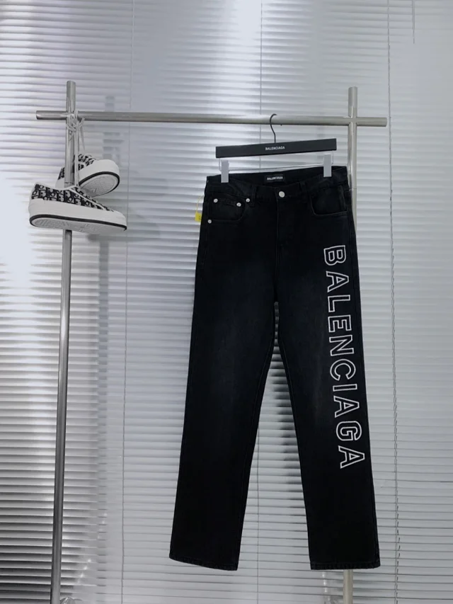 Balenciaga Jeans Logo Print product detail image 5