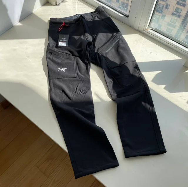 Arc'teryx Trousers Fleece-Lined Softshell product detail image 3