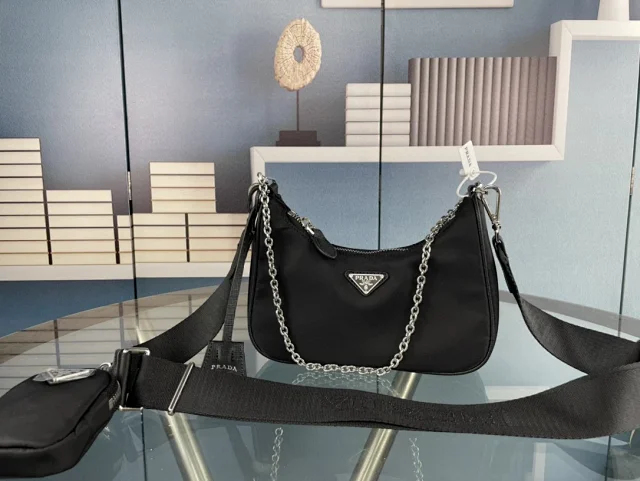 Prada Shoulder Bags Re-Edition 2005 nylon bag with detachable pouch and chain strap product detail image 4
