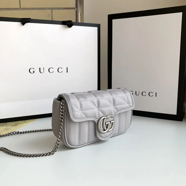 Gucci Crossbody Bags Quilted chain-strap GG product detail image 11