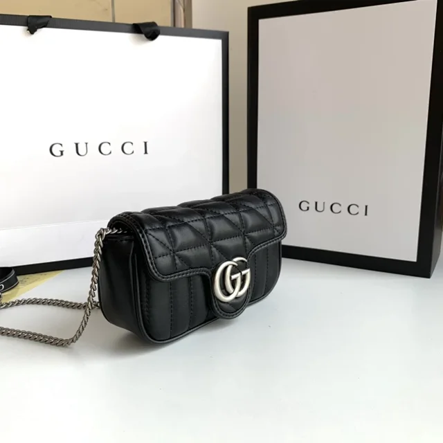 Gucci Crossbody Bags Quilted chain-strap GG product detail image 10