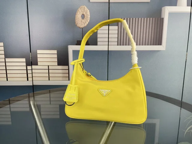 Prada Shoulder Bags Re-Edition 2005 nylon bag with detachable pouch and chain strap product detail image 10