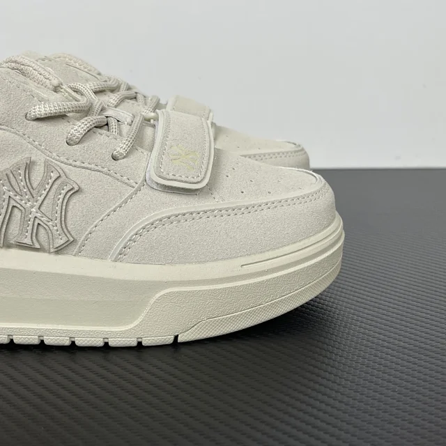 MLB Sneakers NY logo low-top product detail image 57