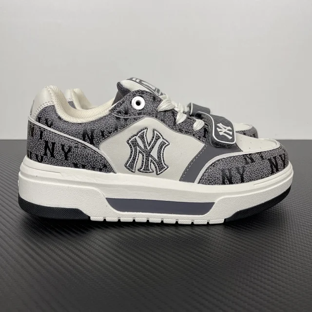 MLB Sneakers NY logo low-top product detail image 47