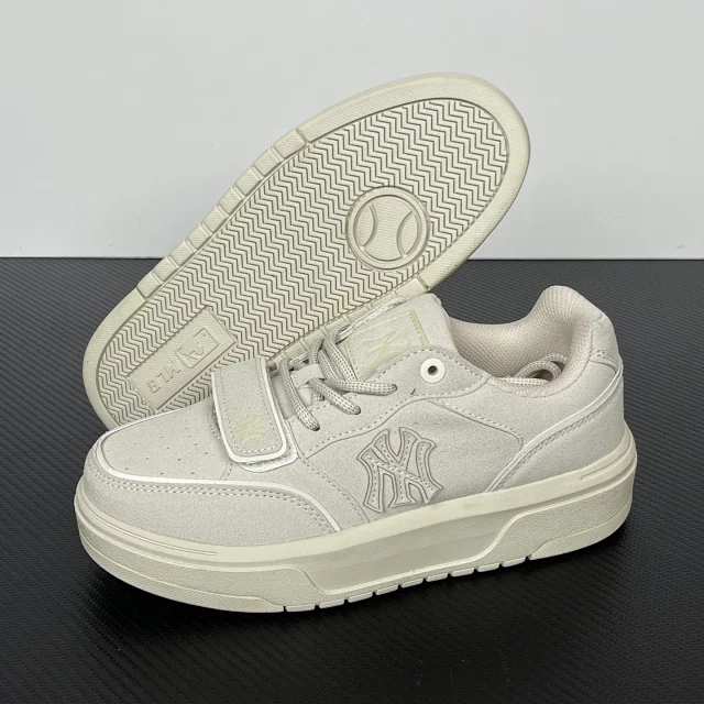 MLB Sneakers NY logo low-top product detail image 61