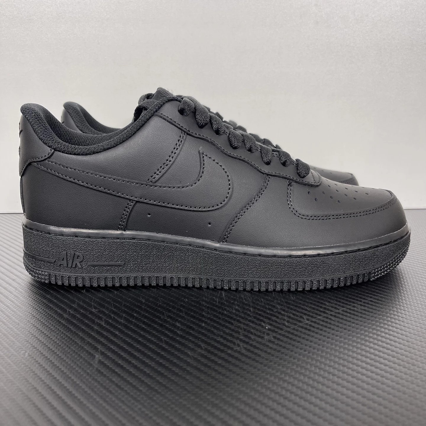 Nike Air Force 1 Low '07 Triple Black CW2288-001