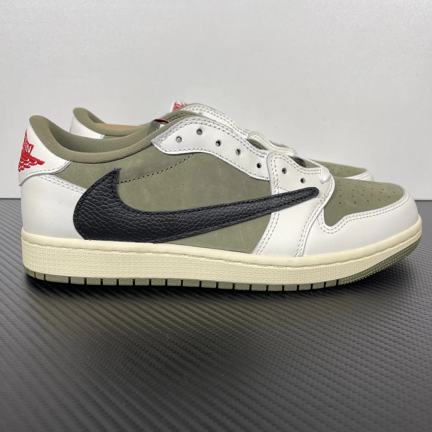 AJ1 Hook Low-Top White and Green DM7866-200 SKU image