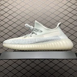 thumbnail for OG版本Yeezy350V2全系列 开始特价市售最高天花板品质 全新楦型 原鞋原纸板开发