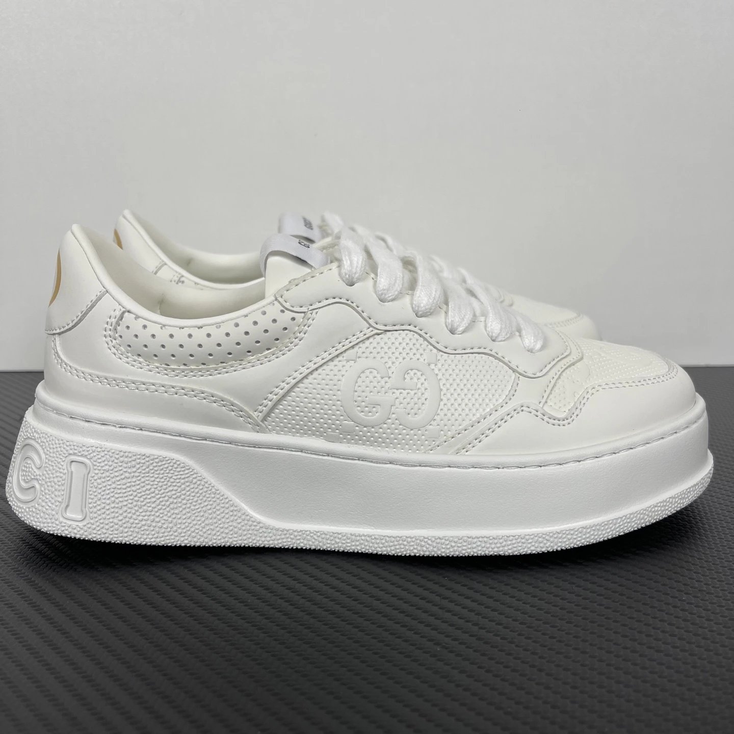 Gucci Sneakers Low-Top Platform with GG Monogram Panels — GC Cookie Shoes White