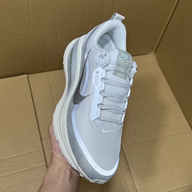 Nike Sneakers Pegasus 18 GTX product detail image 48