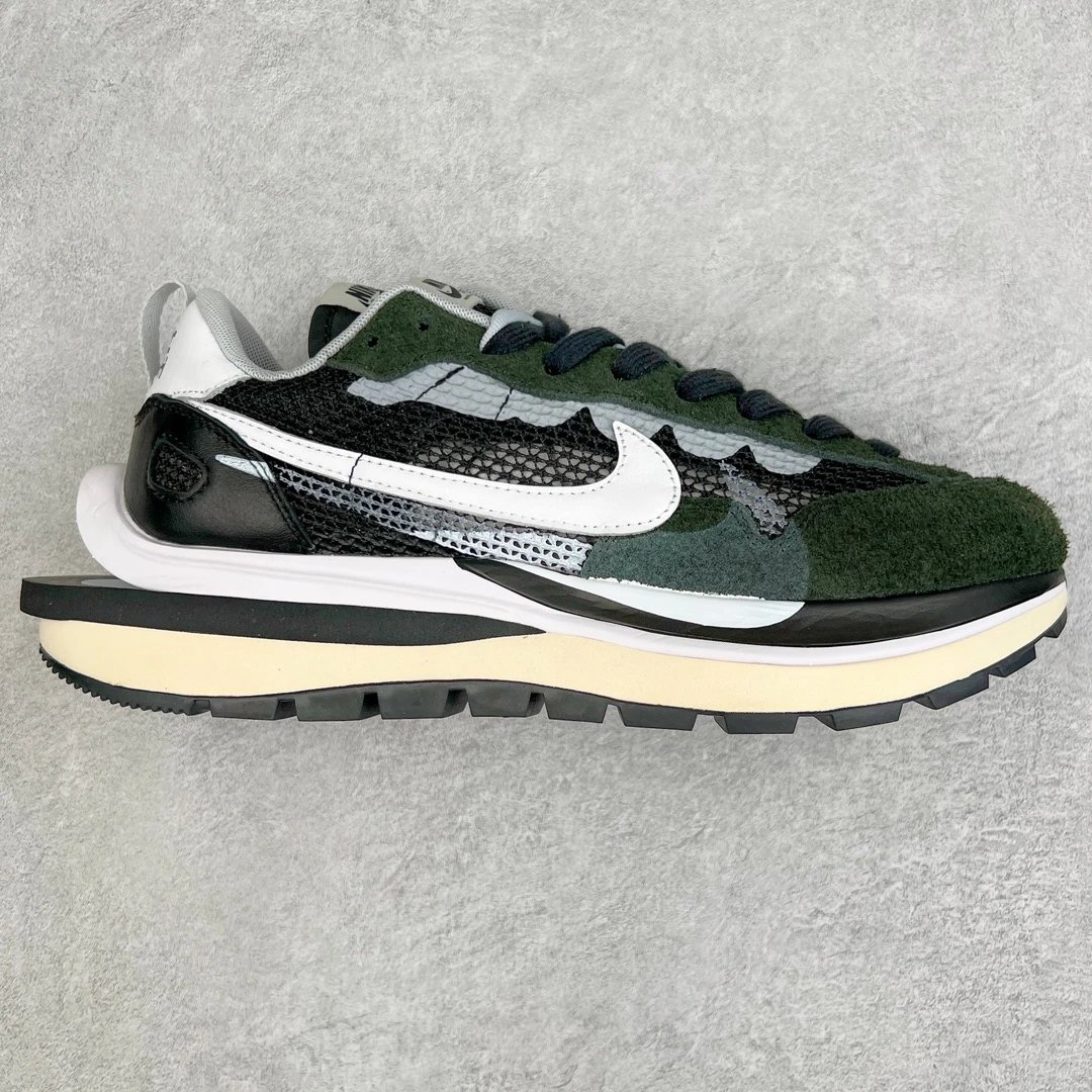 Nike Sneakers Sacai Collaboration Layered Double-Swoosh — Sacai 3.0 Black and white CV 1363-001