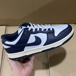 thumbnail for 开学季福利预热！小M DK特价福利！尺码35.5-47.5，全码输出！全部热门主色，平台免修版本！绝对是开学季活动引流利器，不论是品质还是价格！其性价比也是行业天花板！10000+现货库存