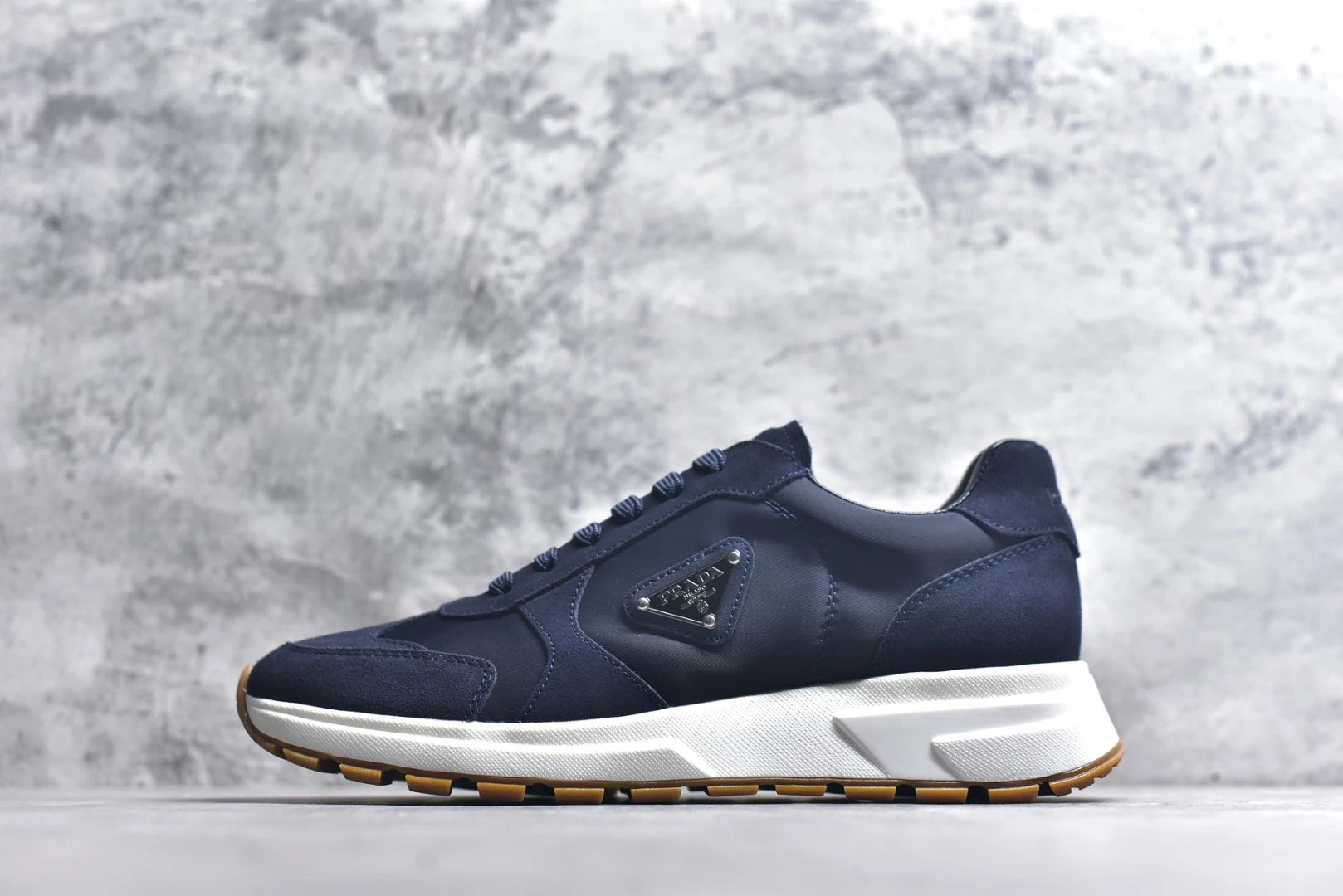 Prada Sneakers Prax 01 — Prax 01 deep blue suede silver-label raw rubber