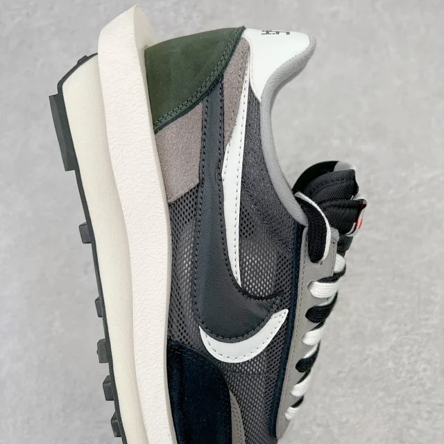 Nike Sneakers Sacai Collaboration Layered Double-Swoosh product detail image 15