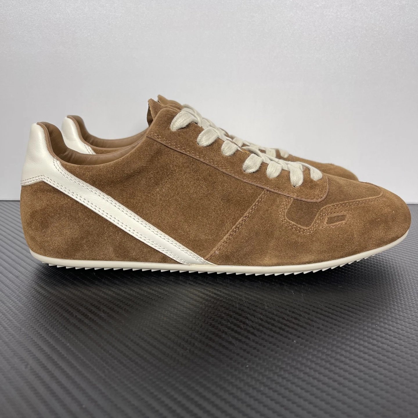 Unbranded Sneakers Low-Top Lace-Up with Contrast Diagonal Side Stripe — RO Round-toe Desun Shoes Brown