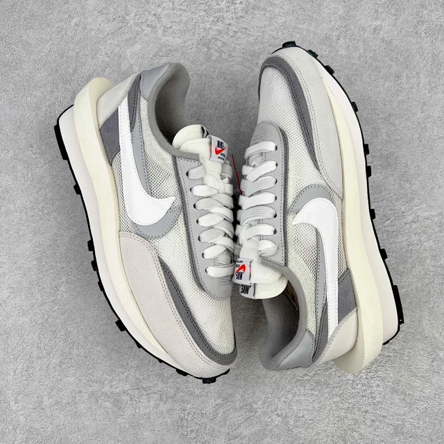 Nike Sneakers Sacai Collaboration Layered Double-Swoosh product detail image 3