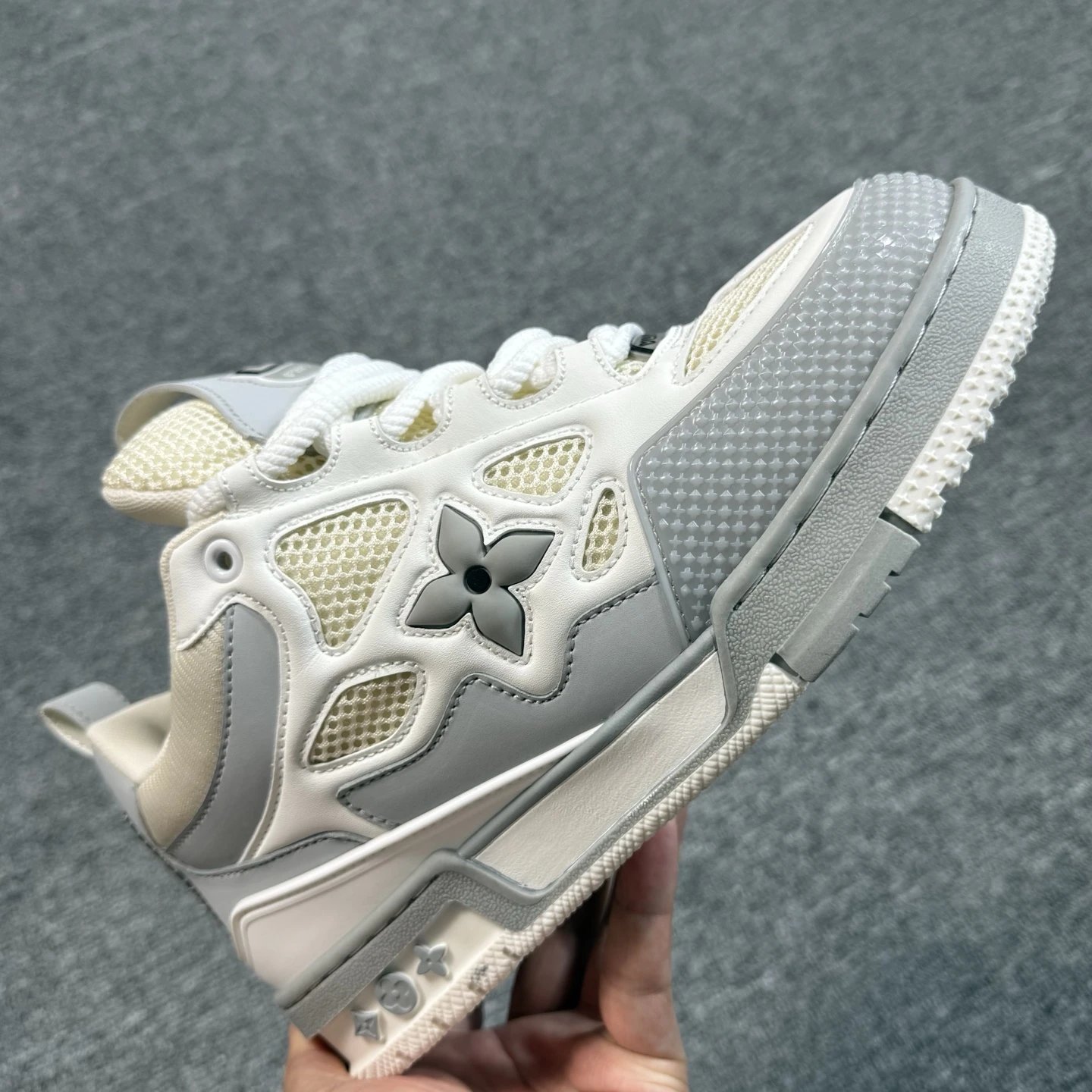 Skate white gray 1ACQP4