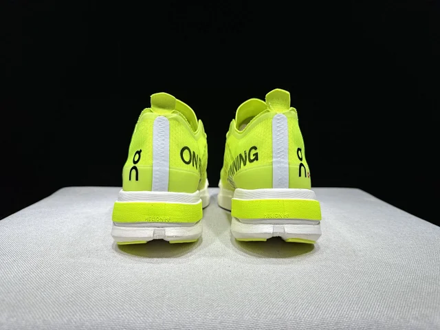On Sneakers Cloudboom Strike product detail image 62