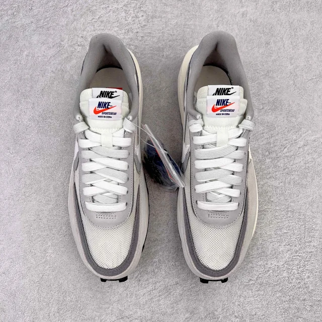 Nike Sneakers Sacai Collaboration Layered Double-Swoosh product detail image 2