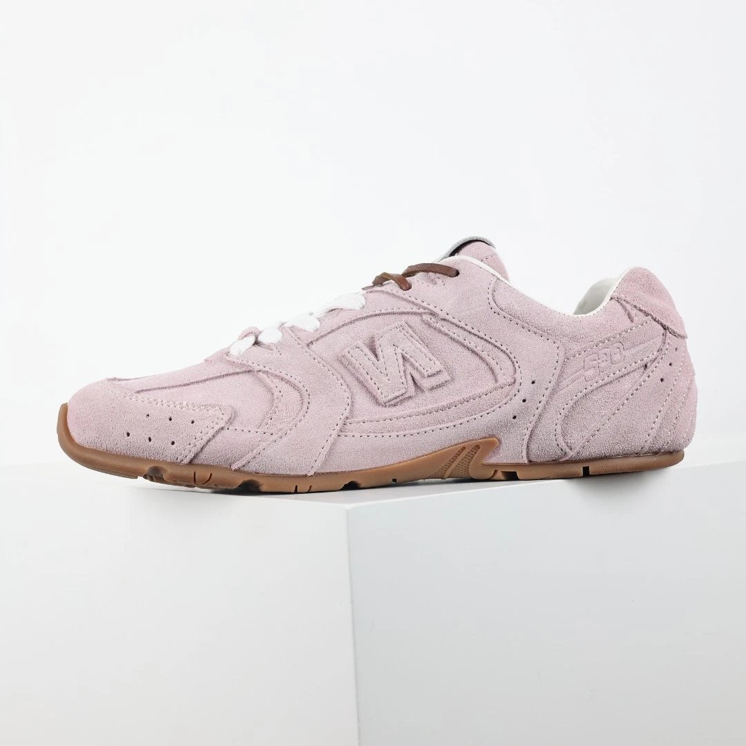 Miu Sneakers 530 Low-Top — Miu Miu 530 Series Pink