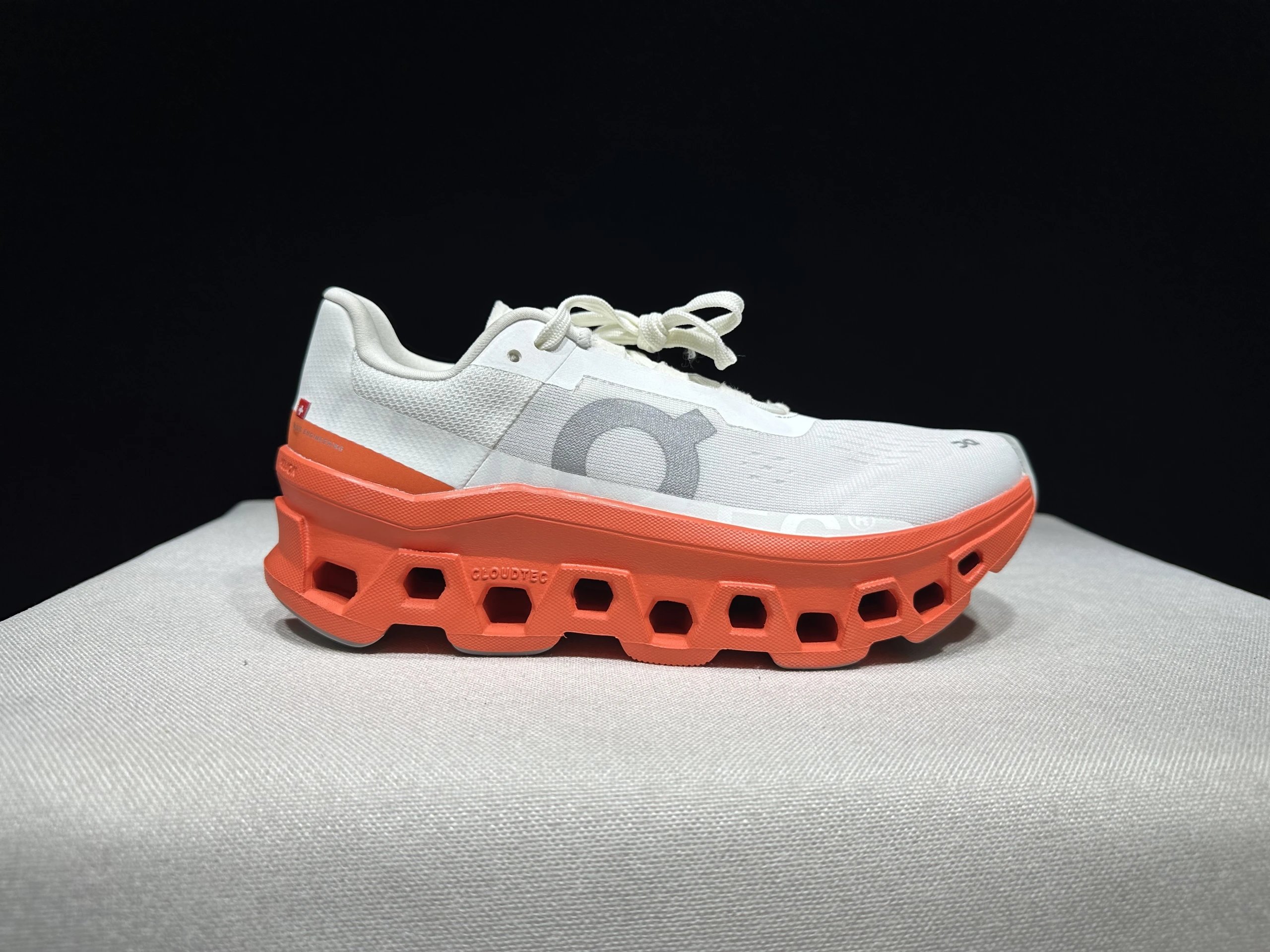 On Sneakers Cloudmonster — ON Monster White-Orange-Red 61.97724
