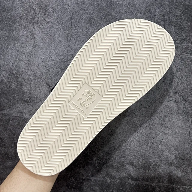 Brunello Cucinelli Slippers Suede Slide Sandals product detail image 64