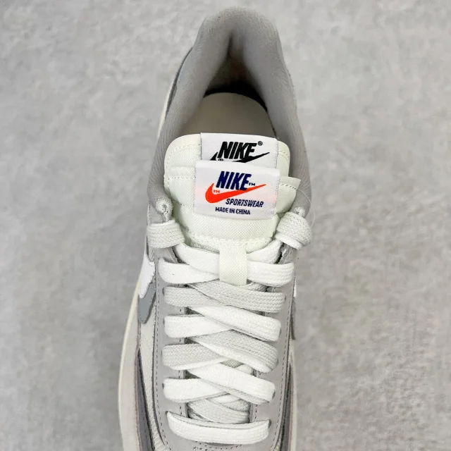 Nike Sneakers Sacai Collaboration Layered Double-Swoosh product detail image 5