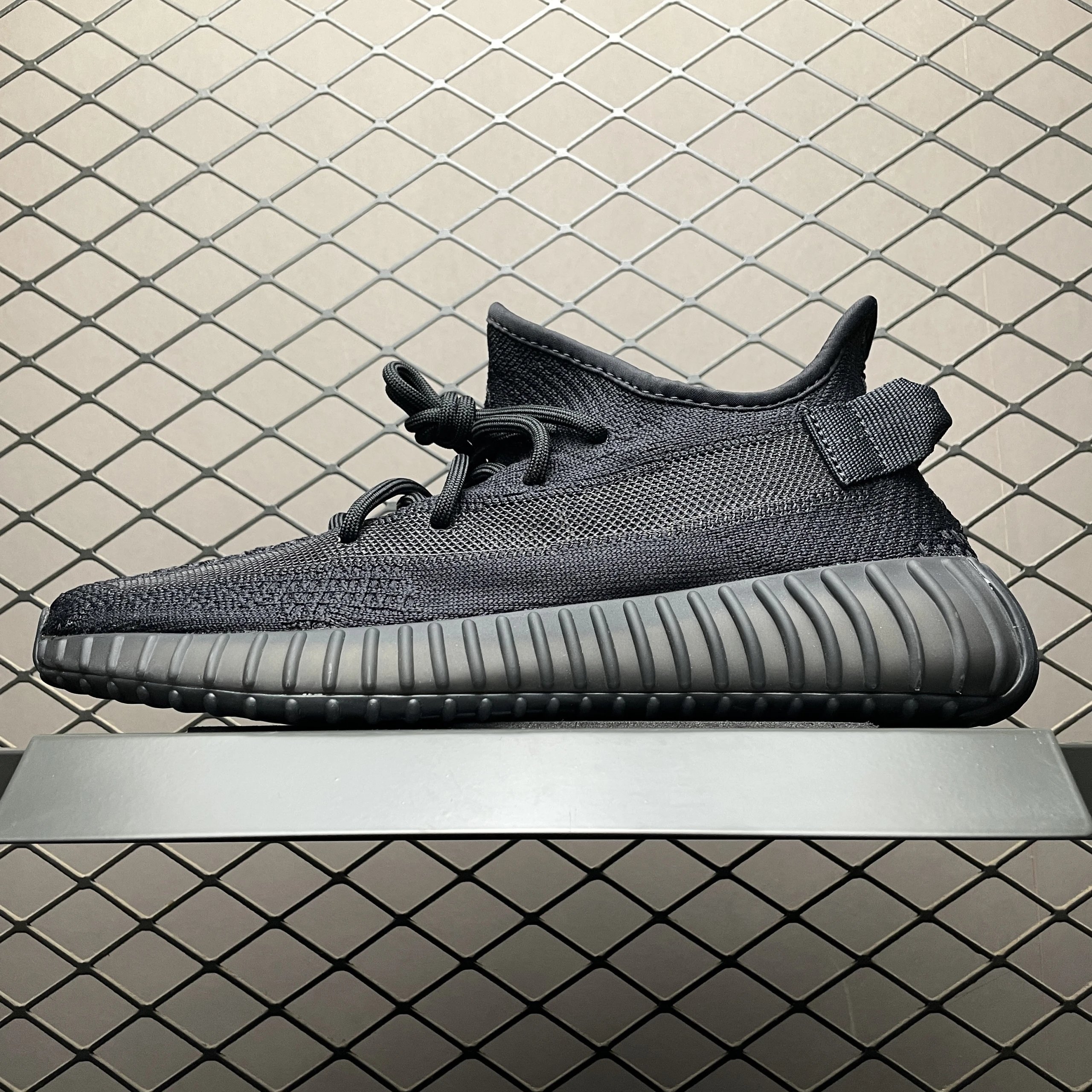 Yeezy 350V2 New Black 4540