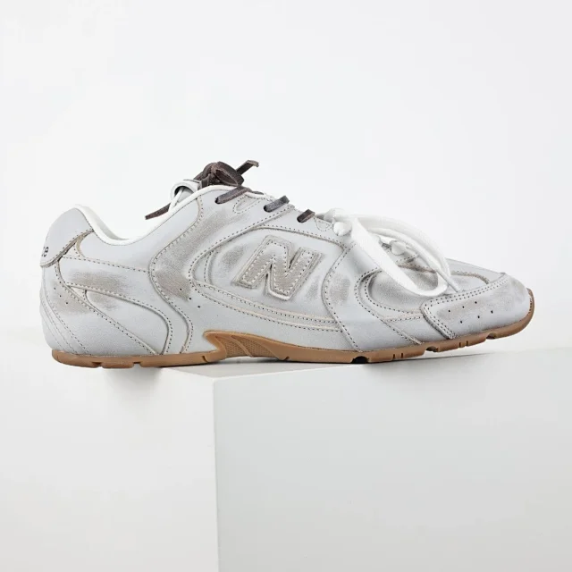 Miu Sneakers 530 Low-Top product detail image 32