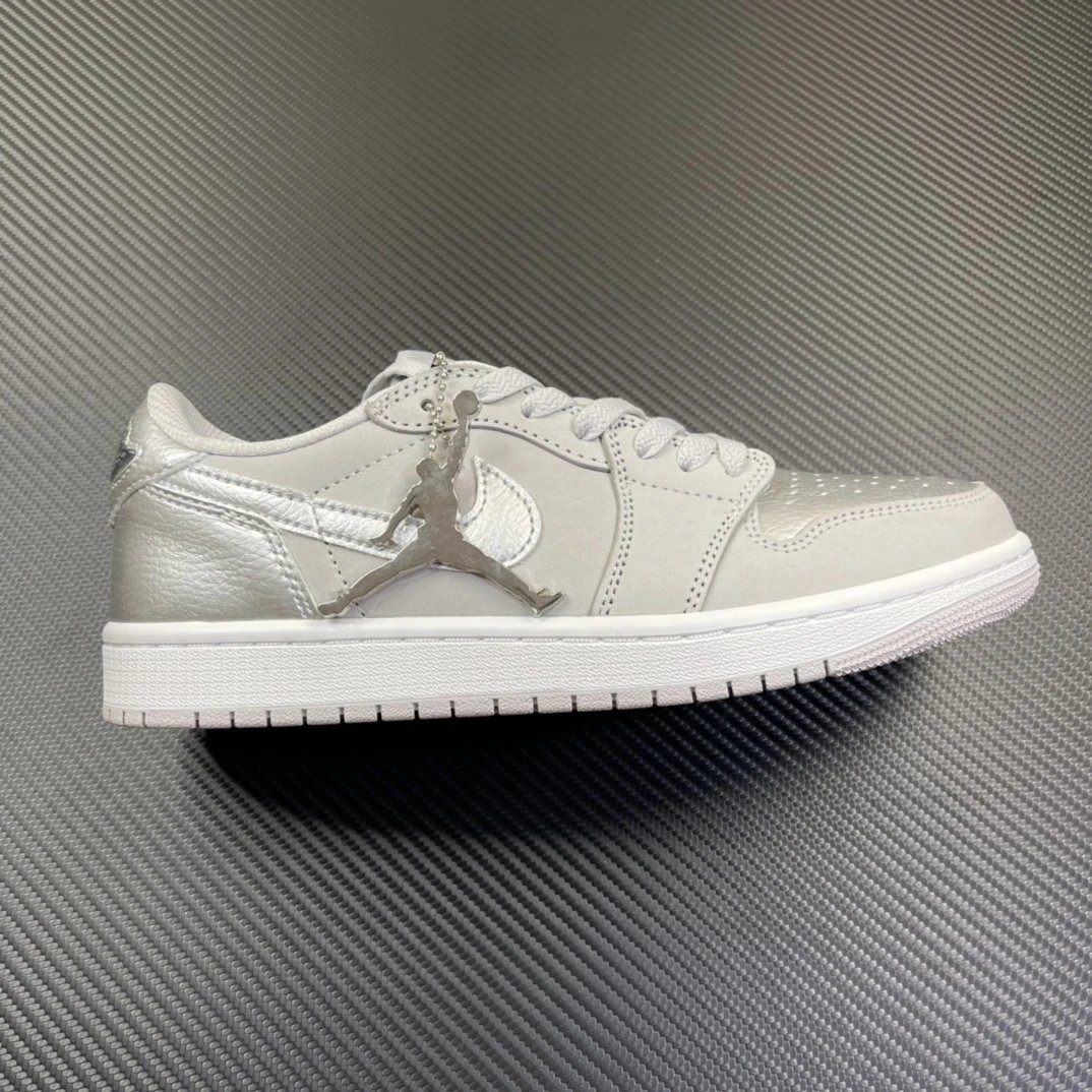 AJ1 OG Low White Silver CZ0790-002
