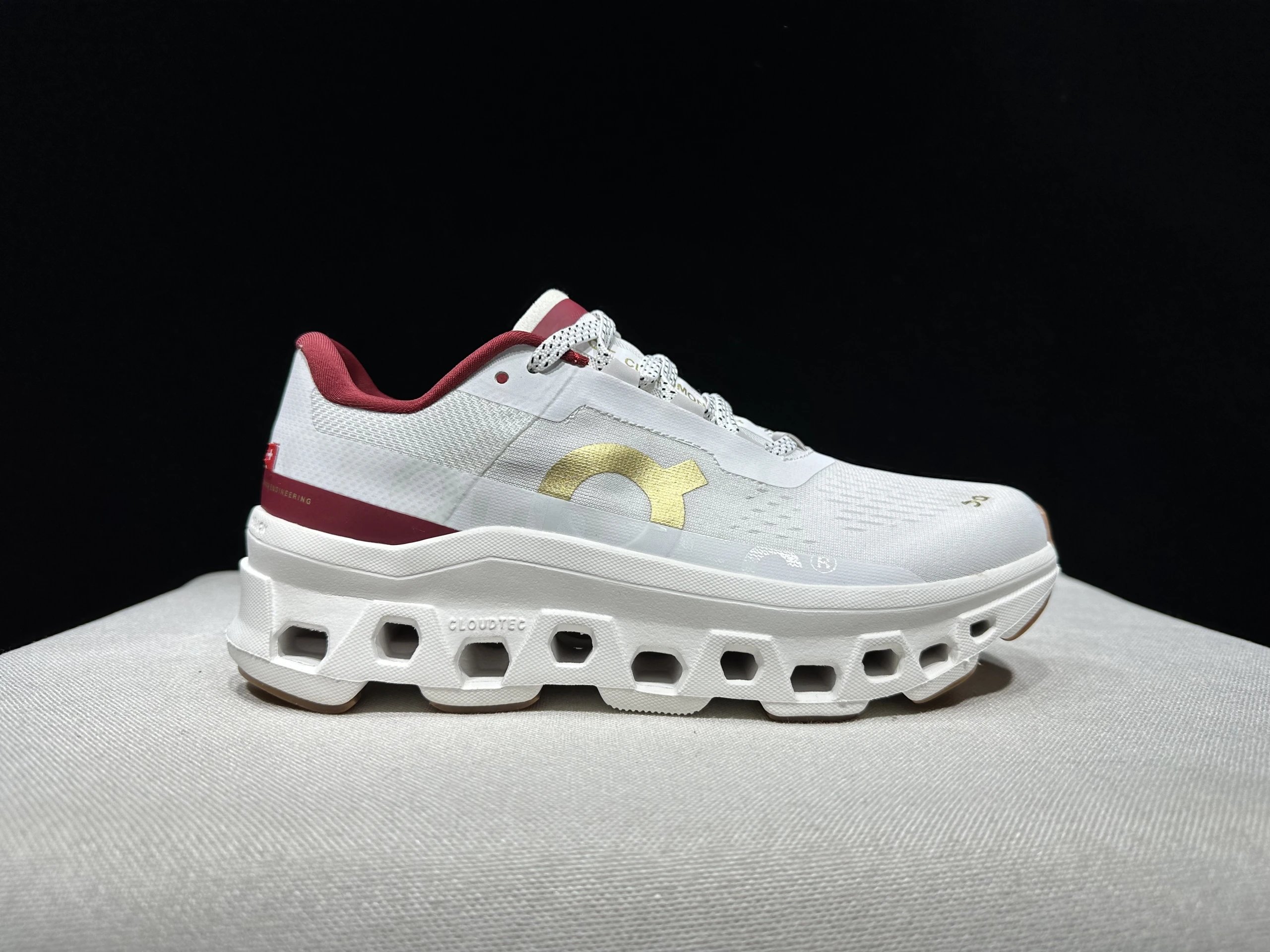 On Sneakers Cloudmonster — ON Monster Snake Year Platinum 61.99023