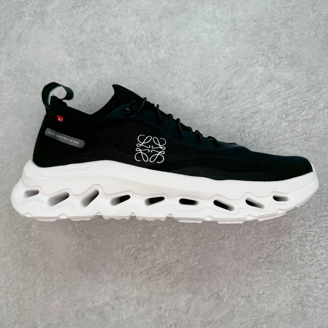 Ang Pao Luo Yi Wei Co branded 2.0 Black and White