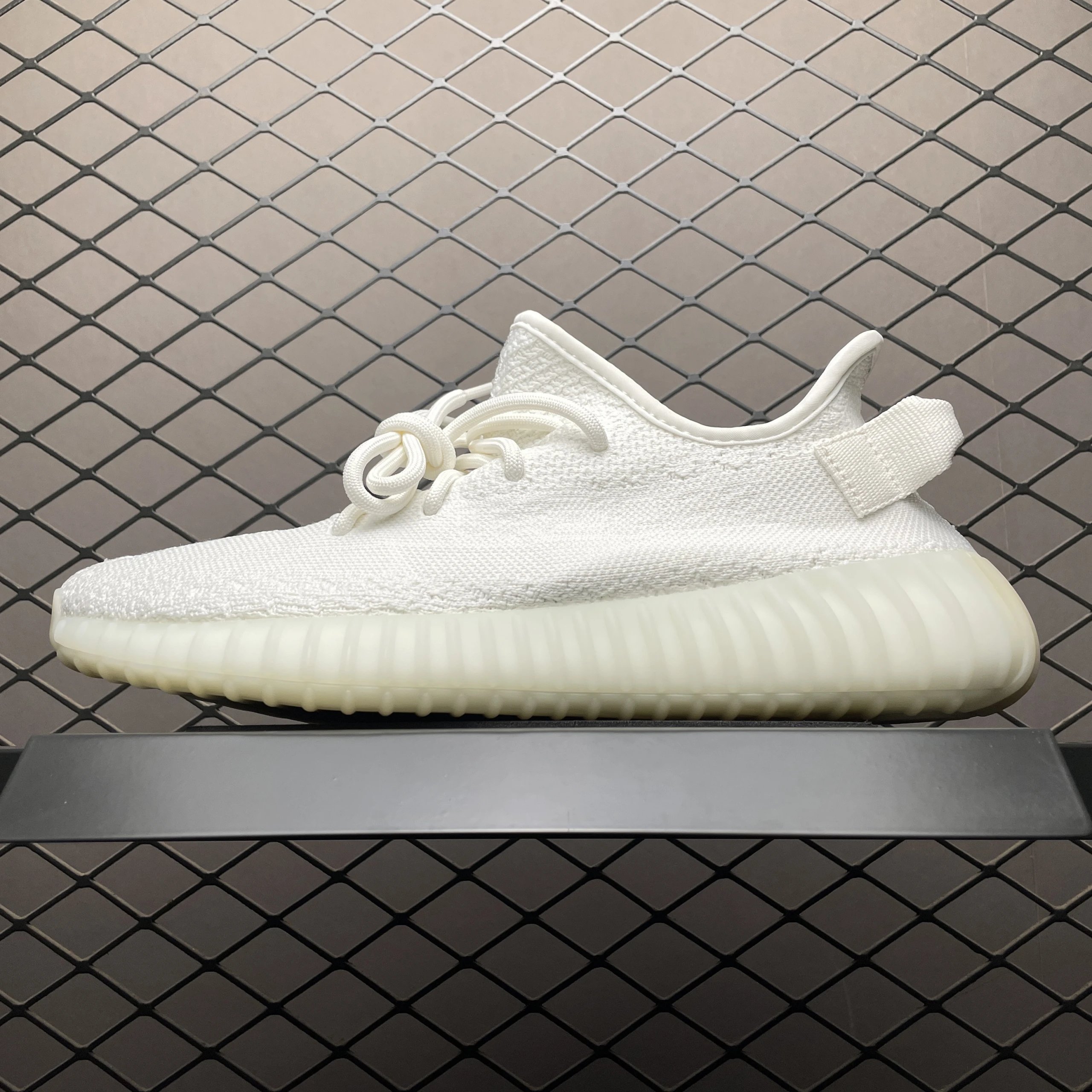 Yeezy 350V2 Cream White 9366