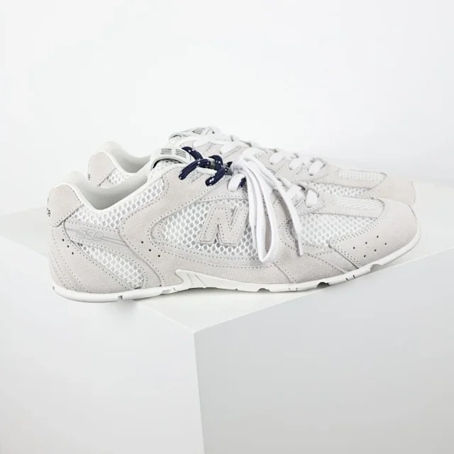 Miu Sneakers 530 Low-Top product detail image 16
