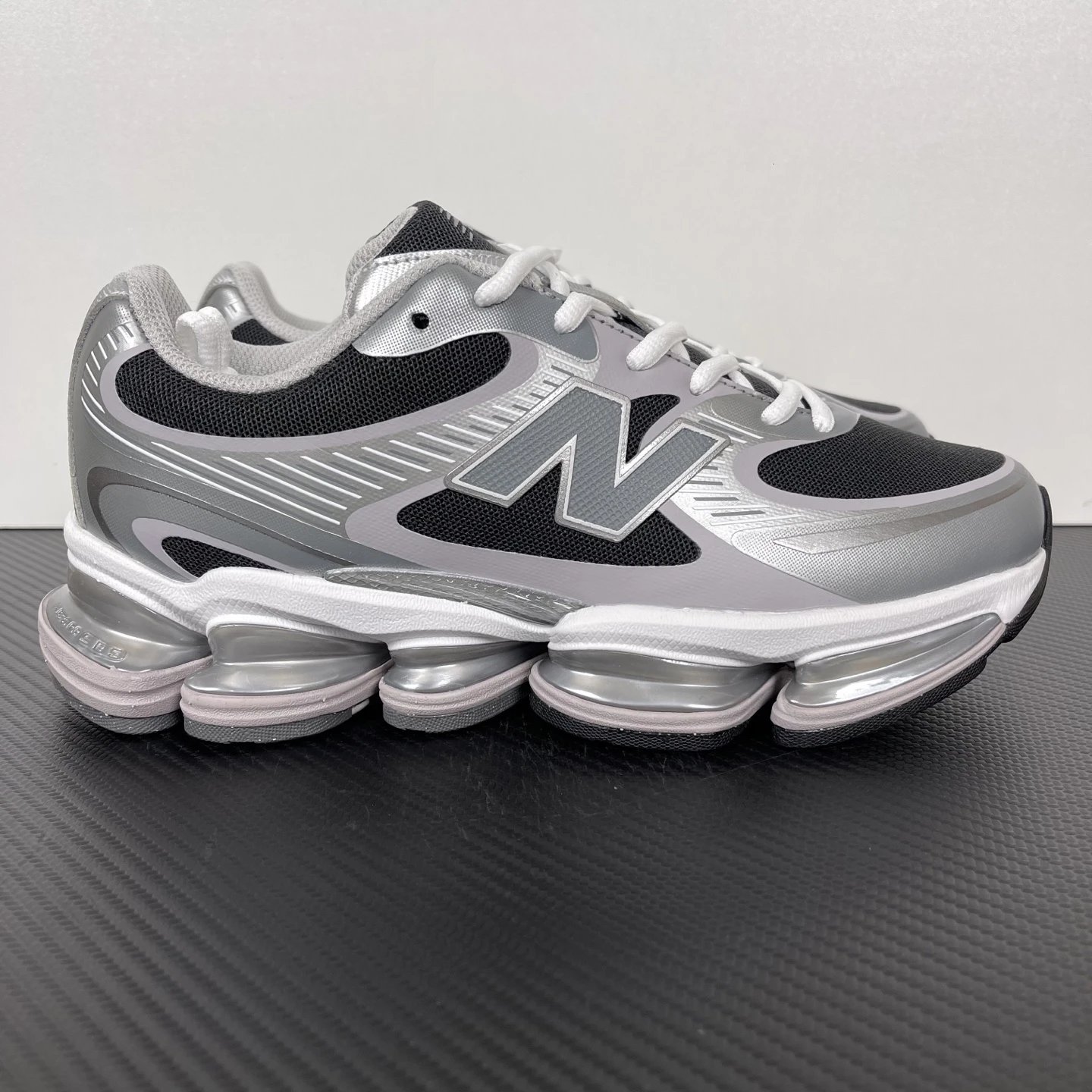 New Balance Sneakers NB2000 — NB2000 gray silver U200030Z