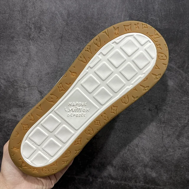 Louis Vuitton Sneakers LV Trainer product detail image 19