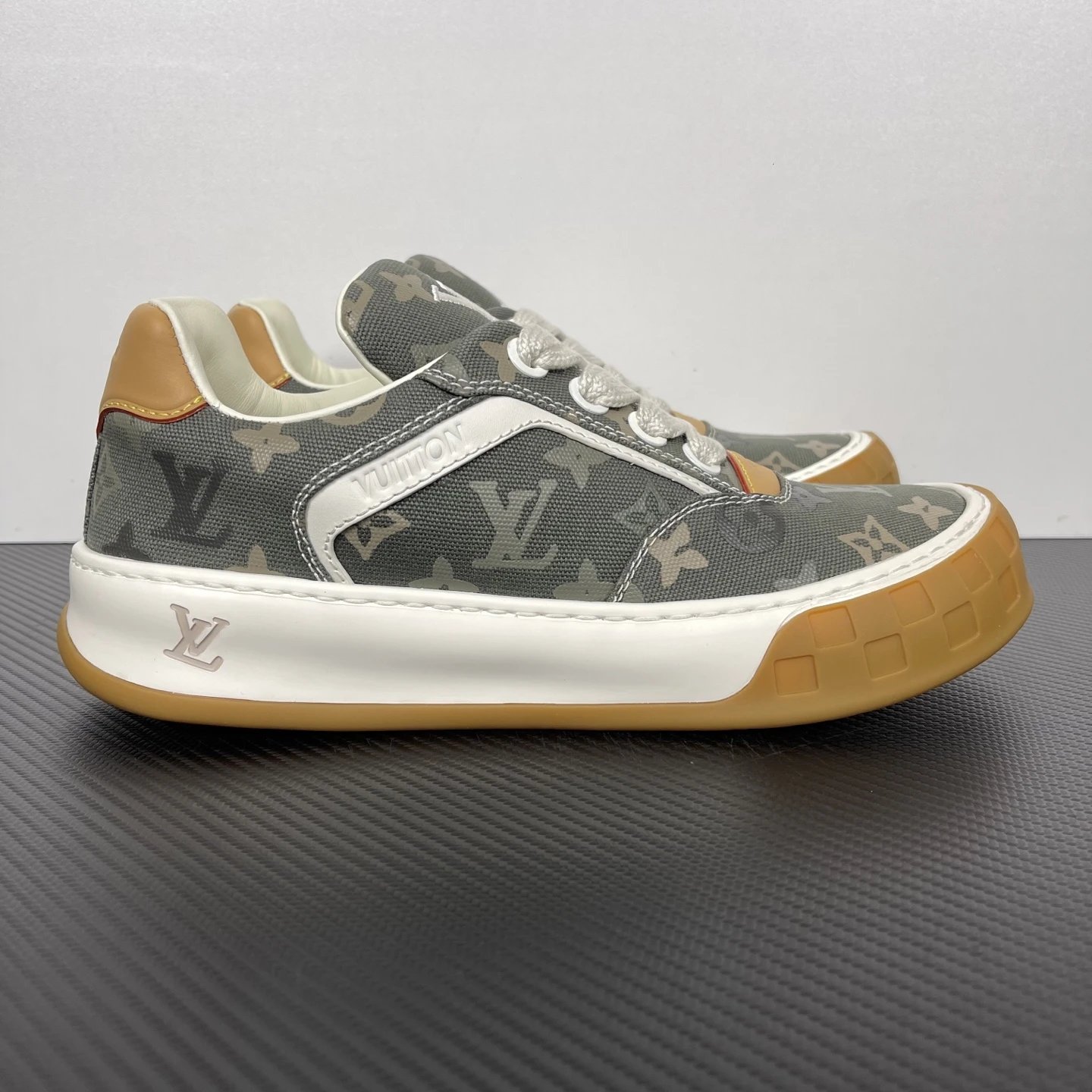 Louis Vuitton Sneakers LV Trainer — Cookie Shoes Green 1AJAM5