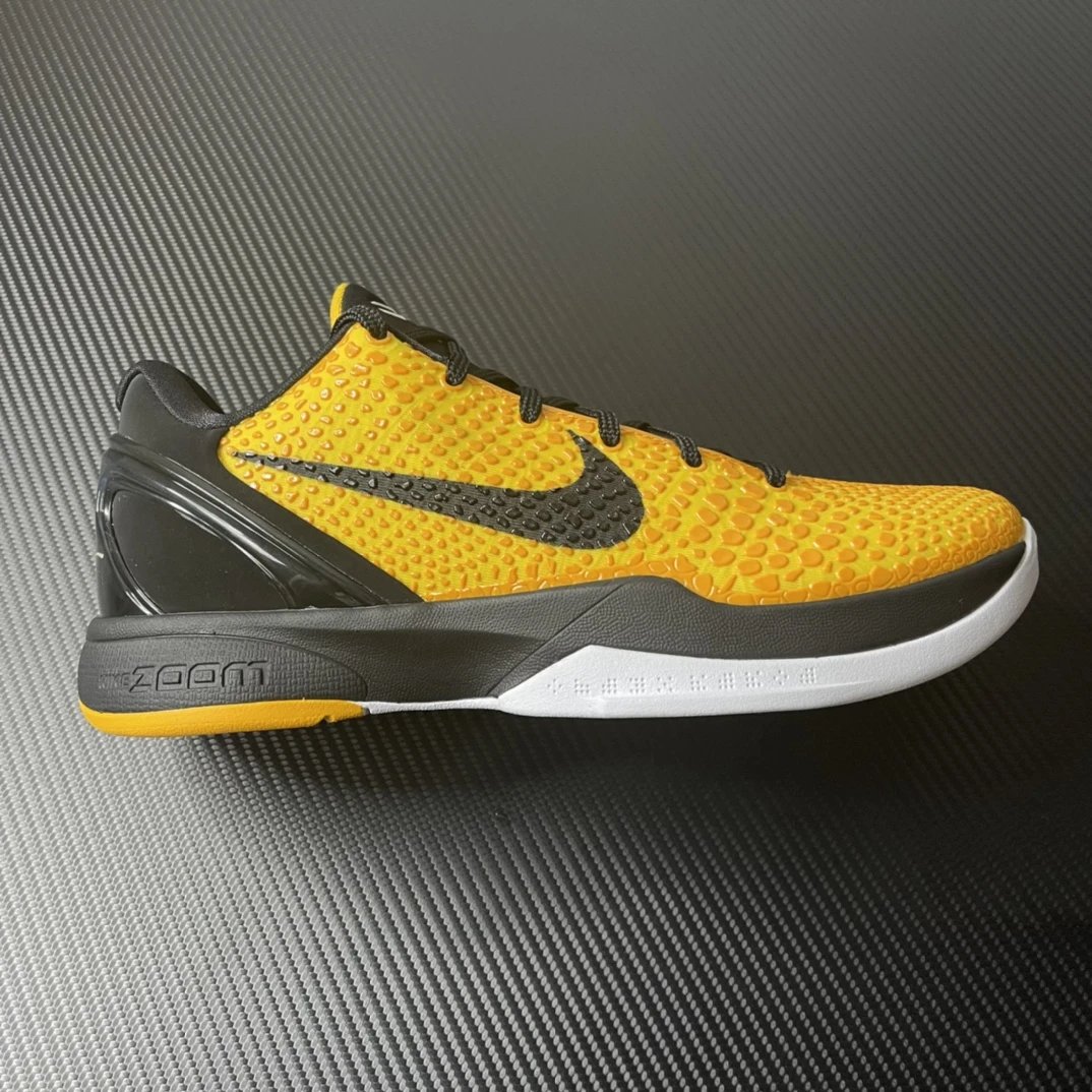 Nike Kobe basketball sneakers — 4