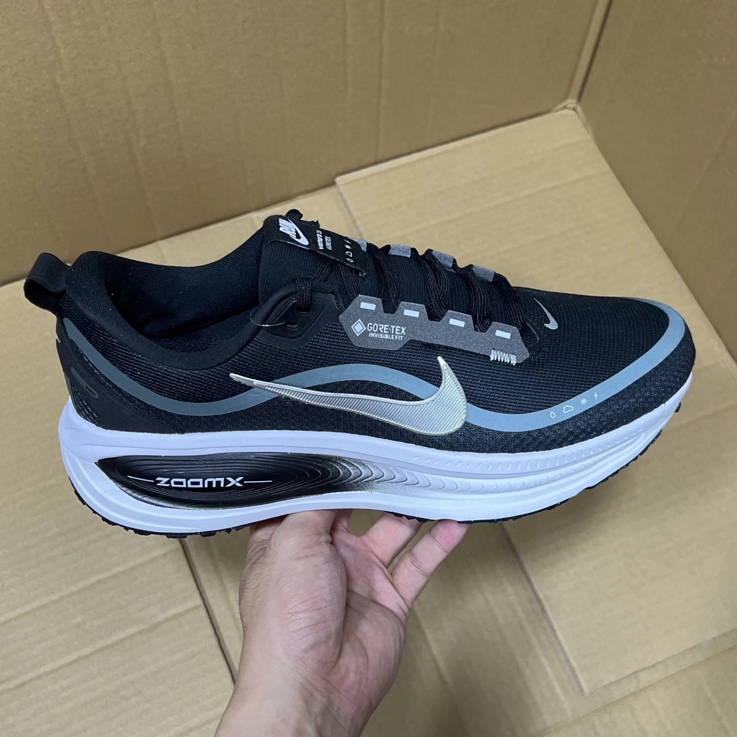 Nike Sneakers Pegasus 18 GTX — Pegasus 18 Generation GTX Black and white HQ 7001-002