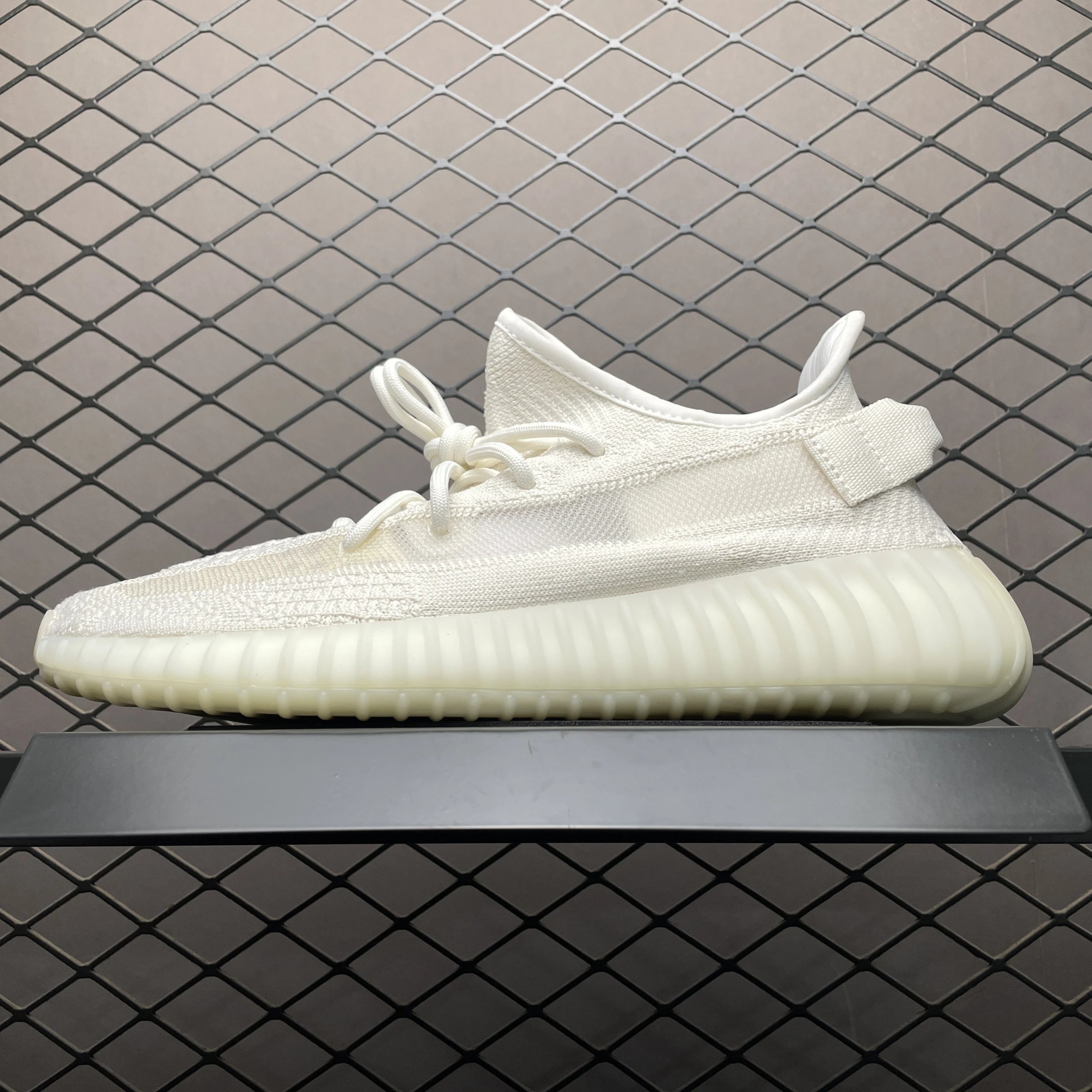 Yeezy 350V2 Cream White 2.0 6316